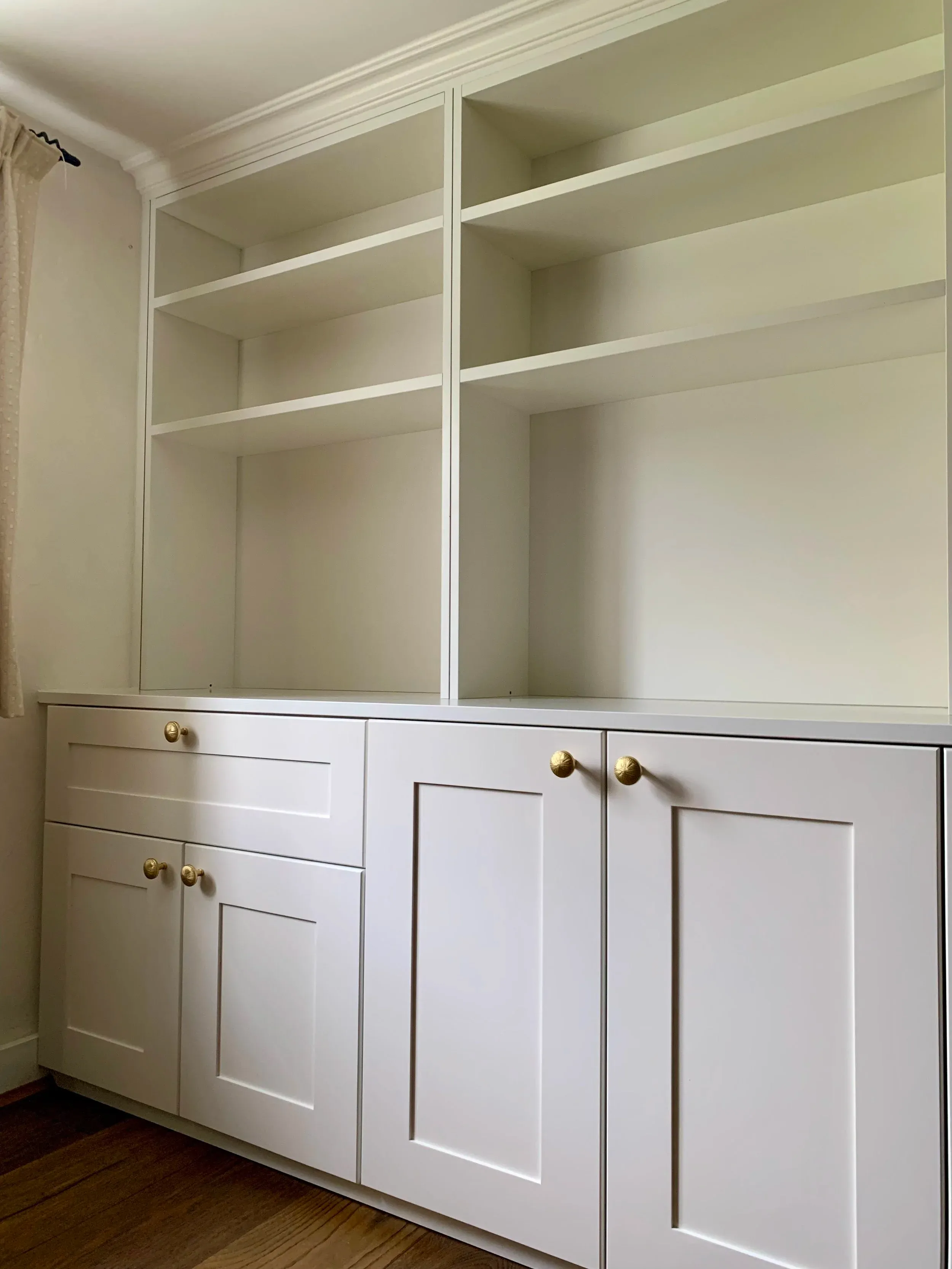 White Shaker Media Wall, Seagull Bespoke Interiors